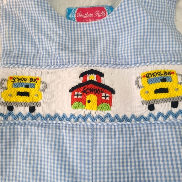 Southern Frills Overalls Baby's Size 9 months - Picture 2 of 4